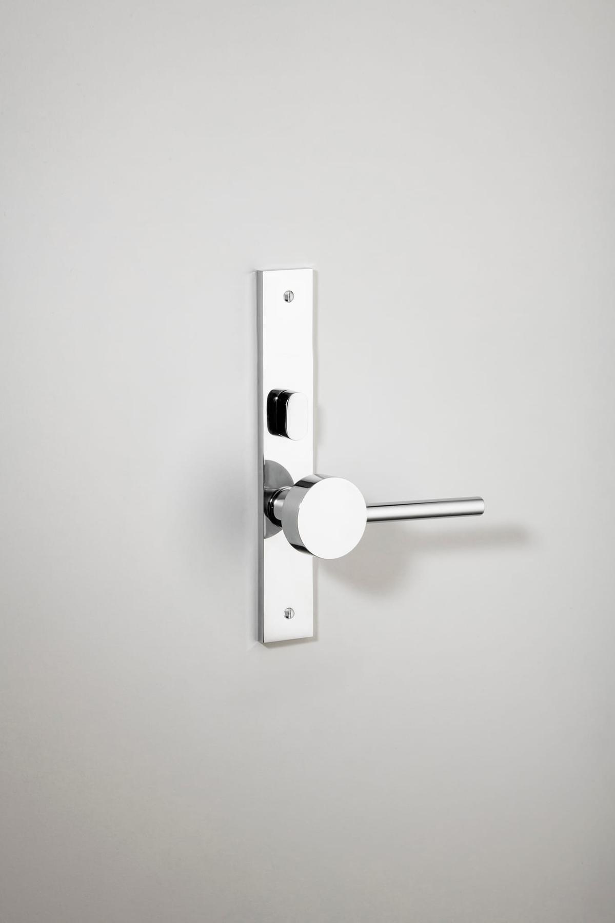 Geppetto Door Lever – Rectangular Backplate – Polished Chrome – 11908LLP62