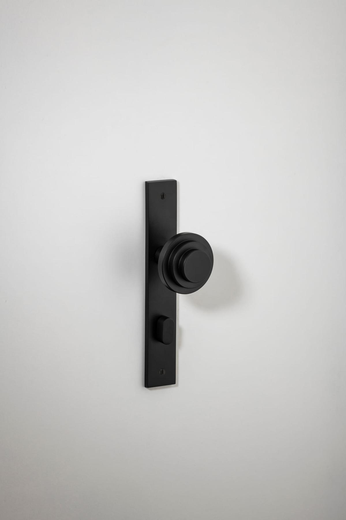 Zzzigurat Door Knob – Rectangular Backplate – Nero – 12884P85