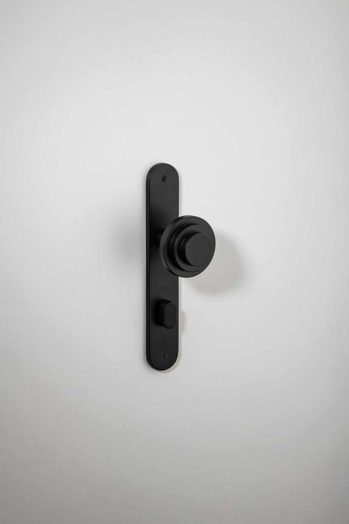 Zzzigurat Door Knob – Oval Backplate – Nero – 12888P85