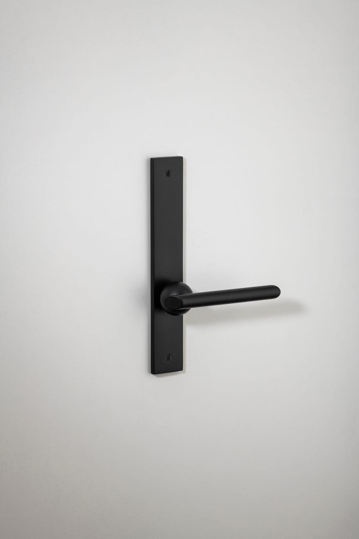 Futurismo Door Lever – Rectangular Backplate – Nero – 12932LL