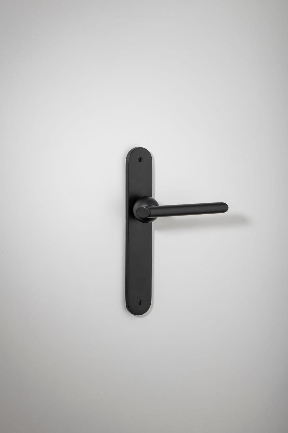 Futurismo Door Lever – Oval Backplate – Nero – 12936