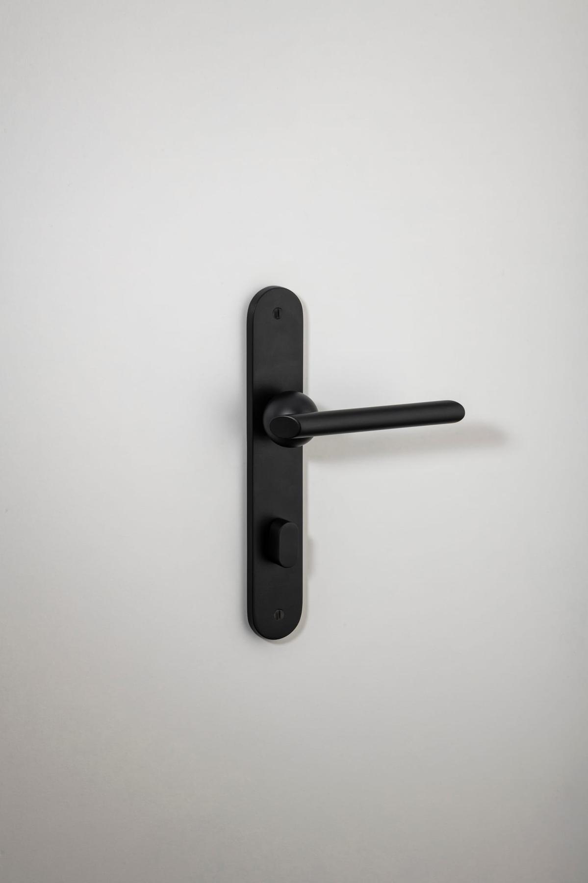 Futurismo Door Lever – Oval Backplate – Nero – 12936P85