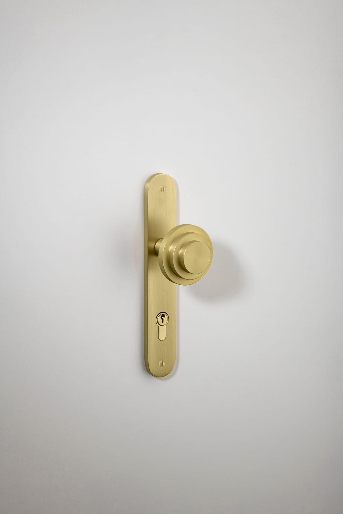 Zzzigurat Door Knob – Oval Backplate – Champagne PVD – 13388E85