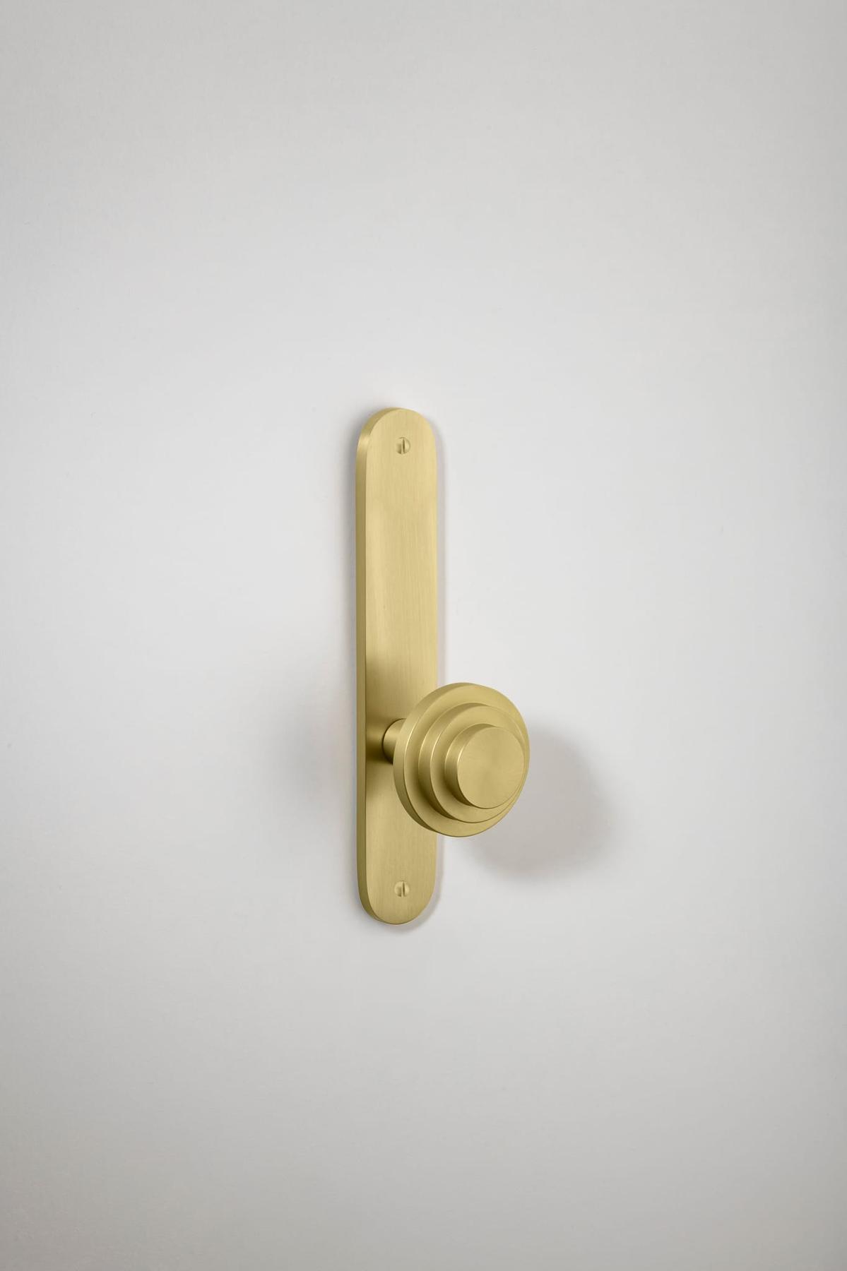 Zzzigurat Door Knob – Oval Backplate – Champagne PVD – 13388KL