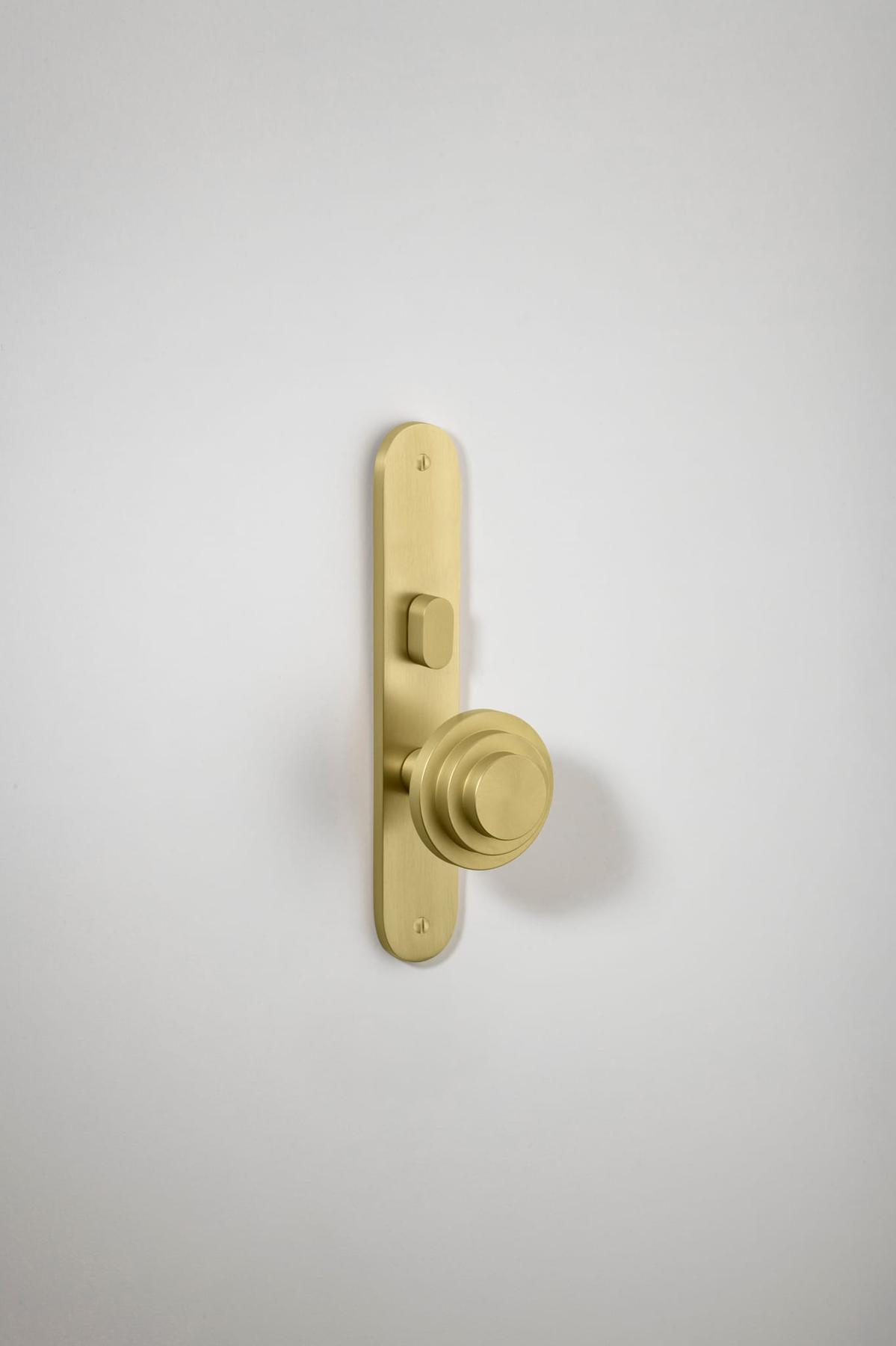 Zzzigurat Door Knob – Oval Backplate – Champagne PVD – 13388KLP62