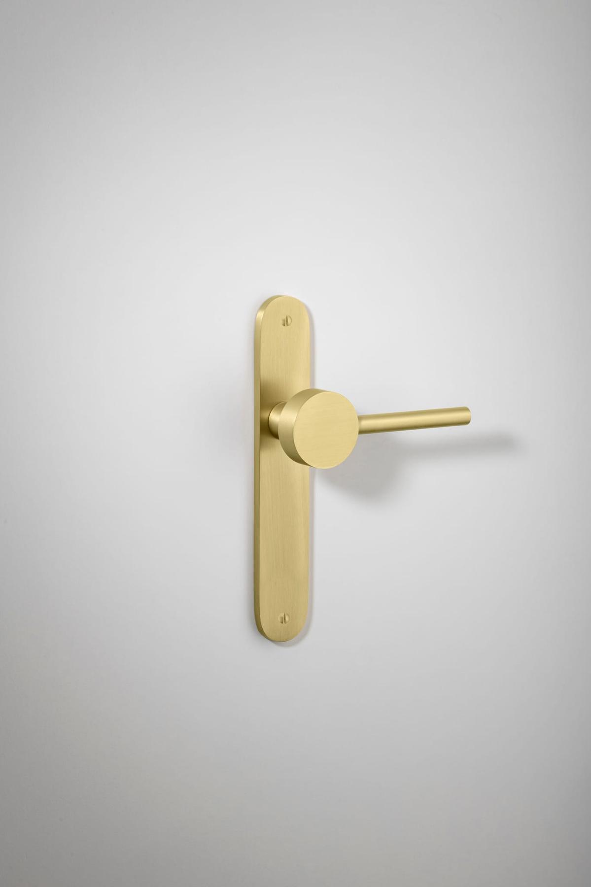 Geppetto Door Lever – Oval Backplate – Champagne PVD – 13412