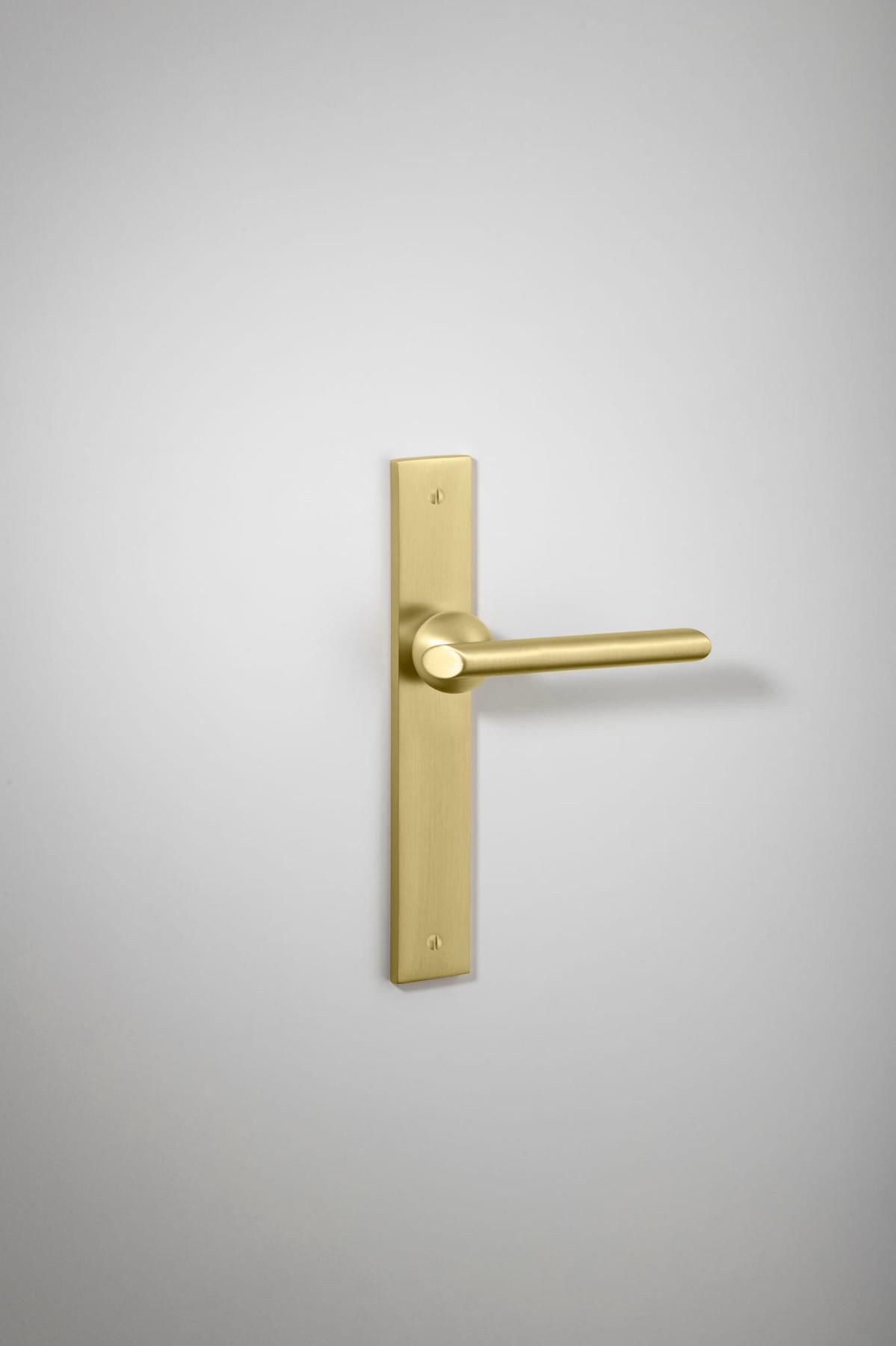 Futurismo Door Lever – Rectangular Backplate – Champagne PVD – 13432