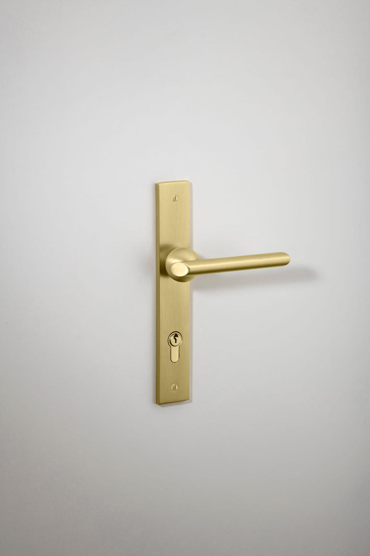 Futurismo Door Lever – Rectangular Backplate – Champagne PVD – 13432E85