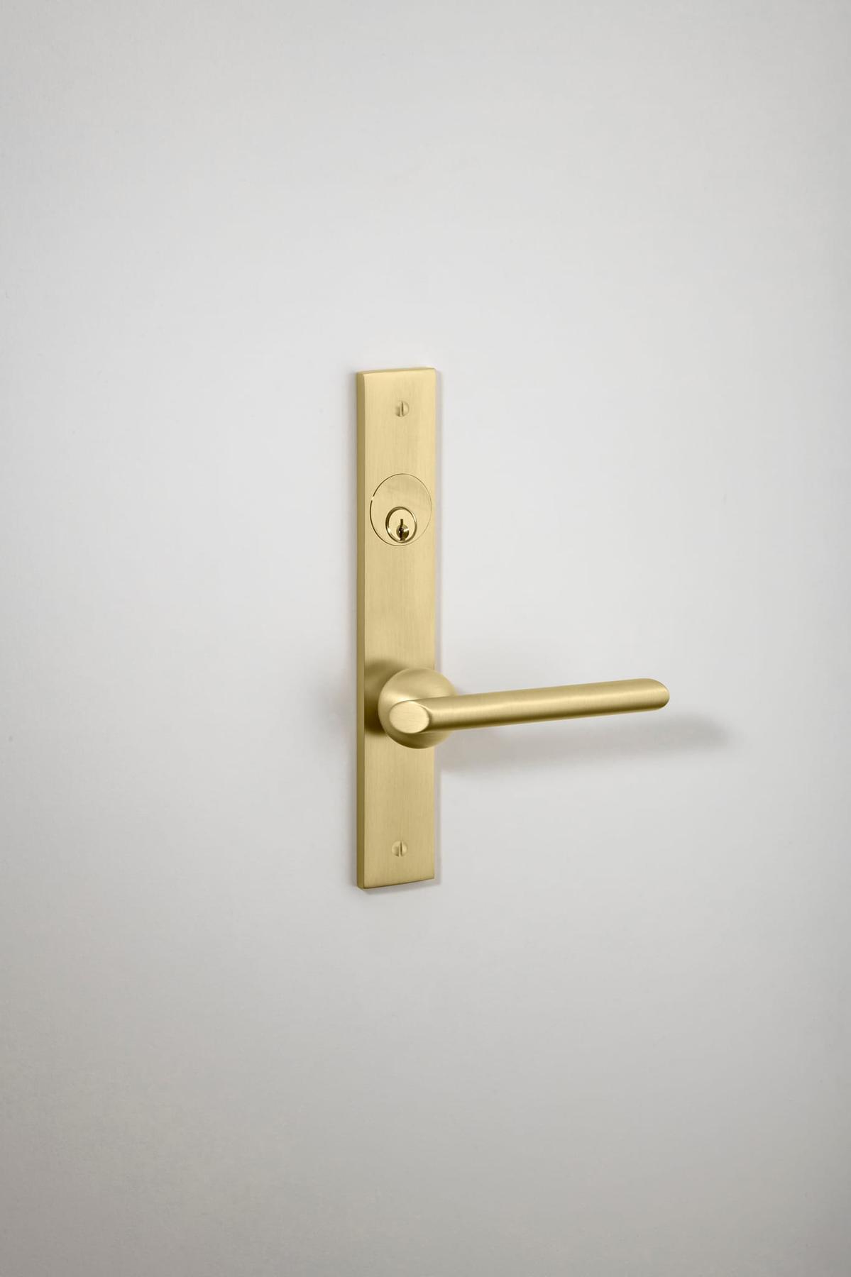 Futurismo Door Lever – Rectangular Backplate – Champagne PVD – 13432LLE92