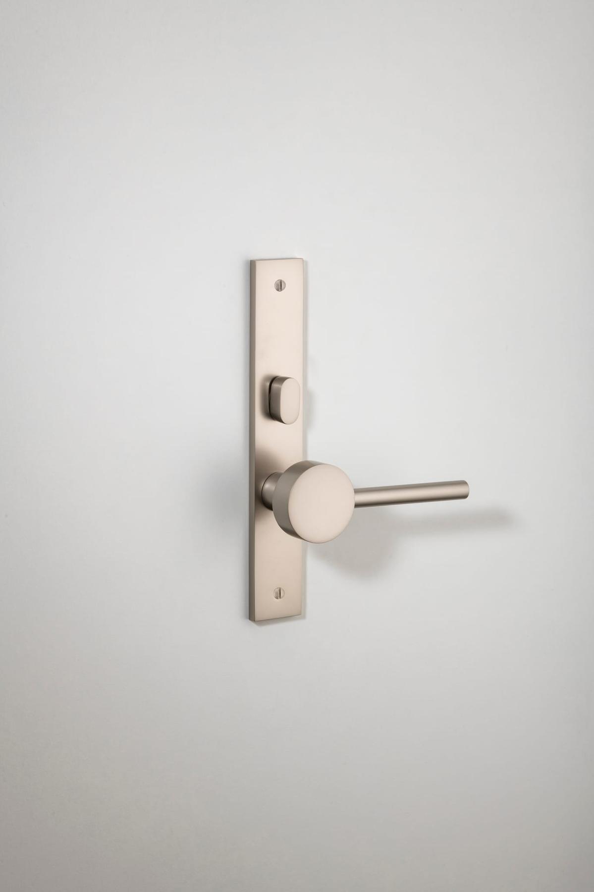 Geppetto Door Lever – Rectangular Backplate – Smooth Nickel – 14908LLP62