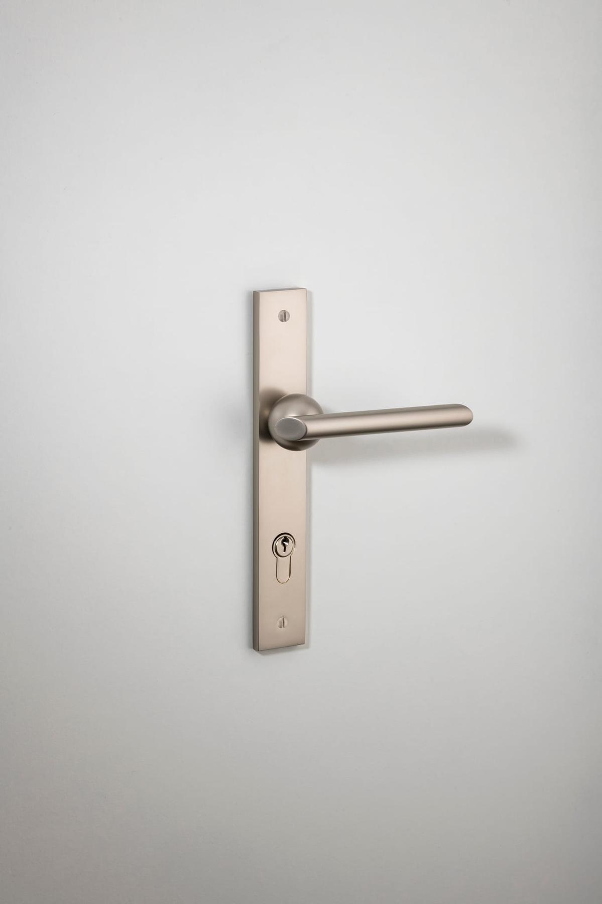 Futurismo Door Lever – Rectangular Backplate – Smooth Nickel – 14932E85