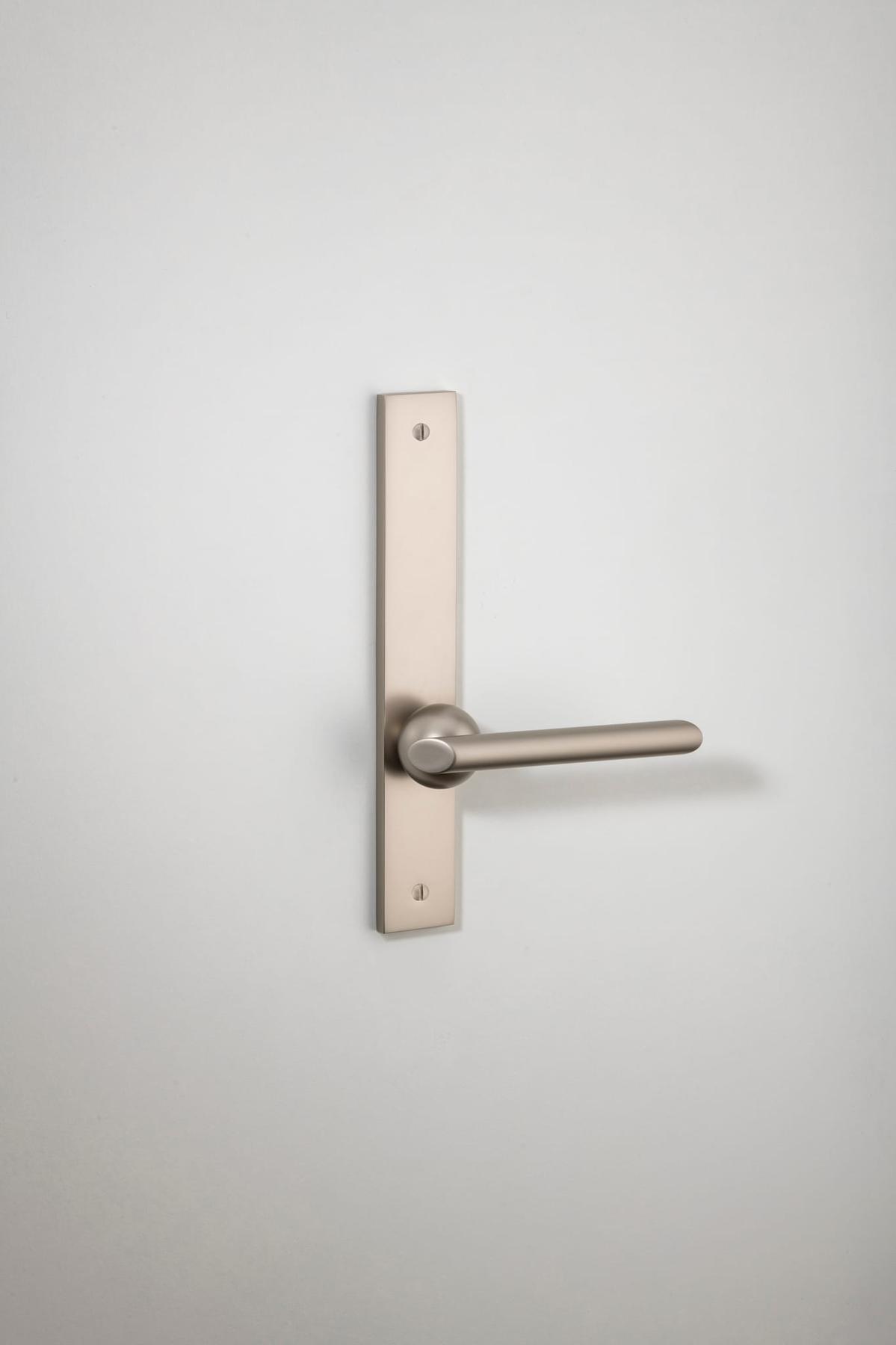 Futurismo Door Lever – Rectangular Backplate – Smooth Nickel – 14932LL