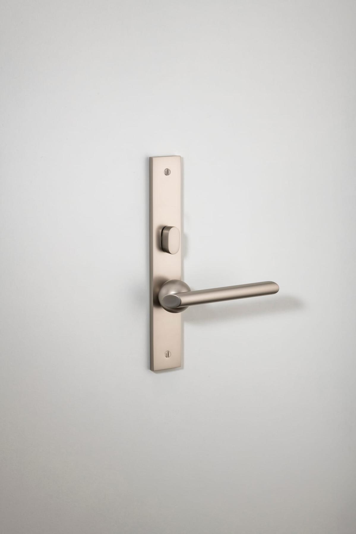 Futurismo Door Lever – Rectangular Backplate – Smooth Nickel – 14932LLP62