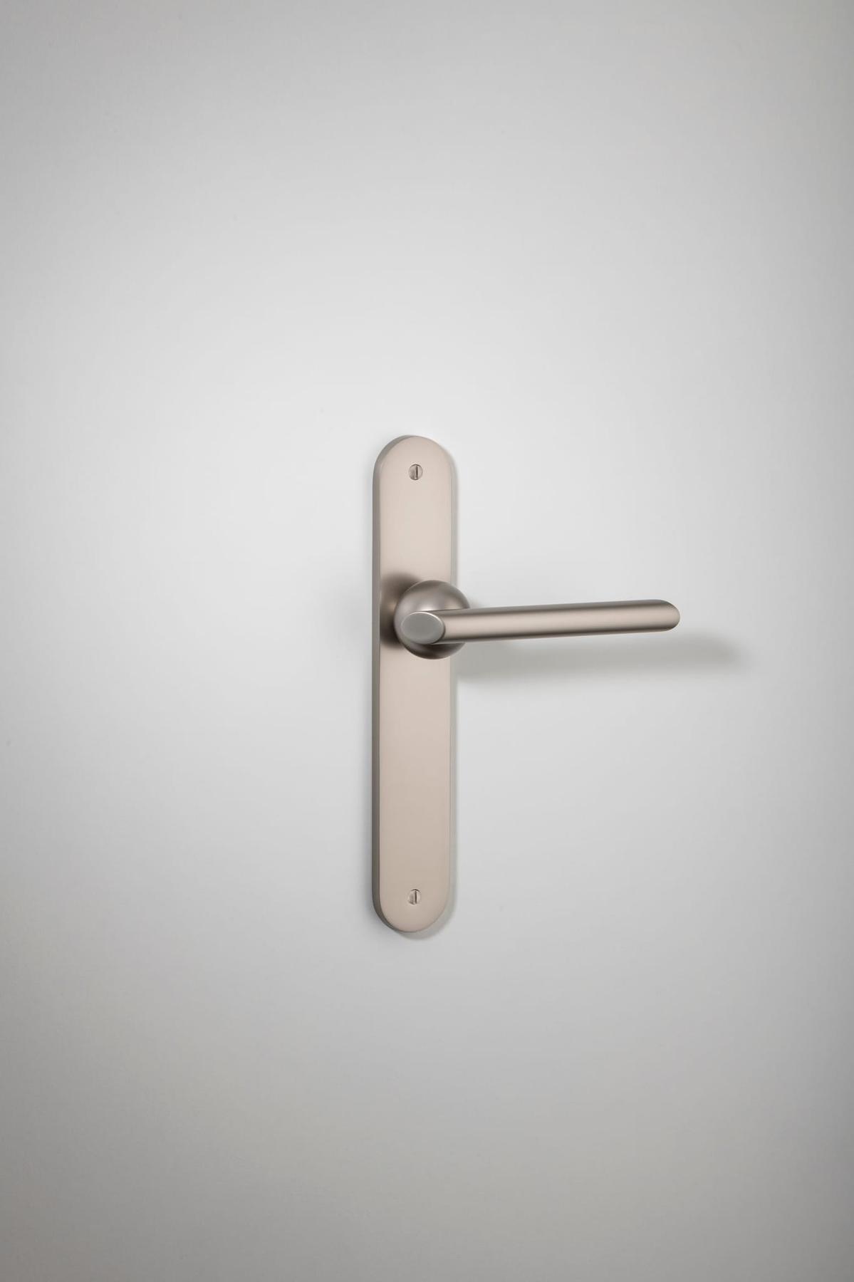 Futurismo Door Lever – Oval Backplate – Smooth Nickel – 14936