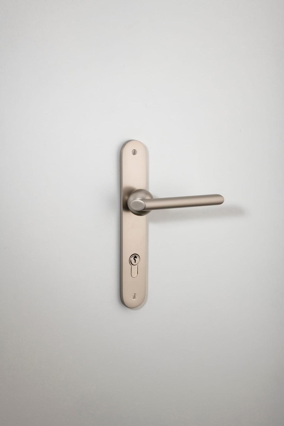 Futurismo Door Lever – Oval Backplate – Smooth Nickel – 14936E85