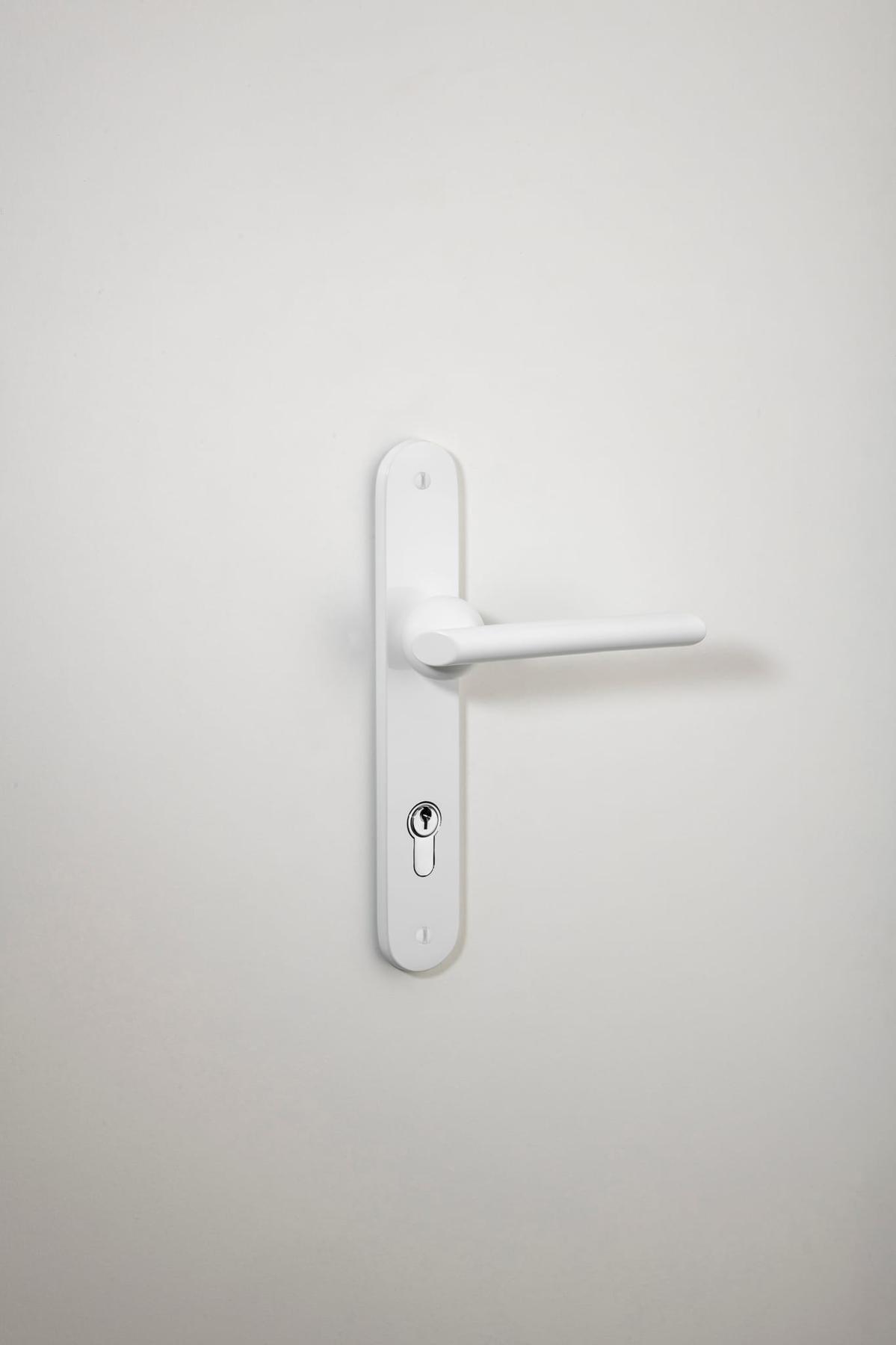 Futurismo Door Lever – Oval Backplate – Neutralis – 15936E85