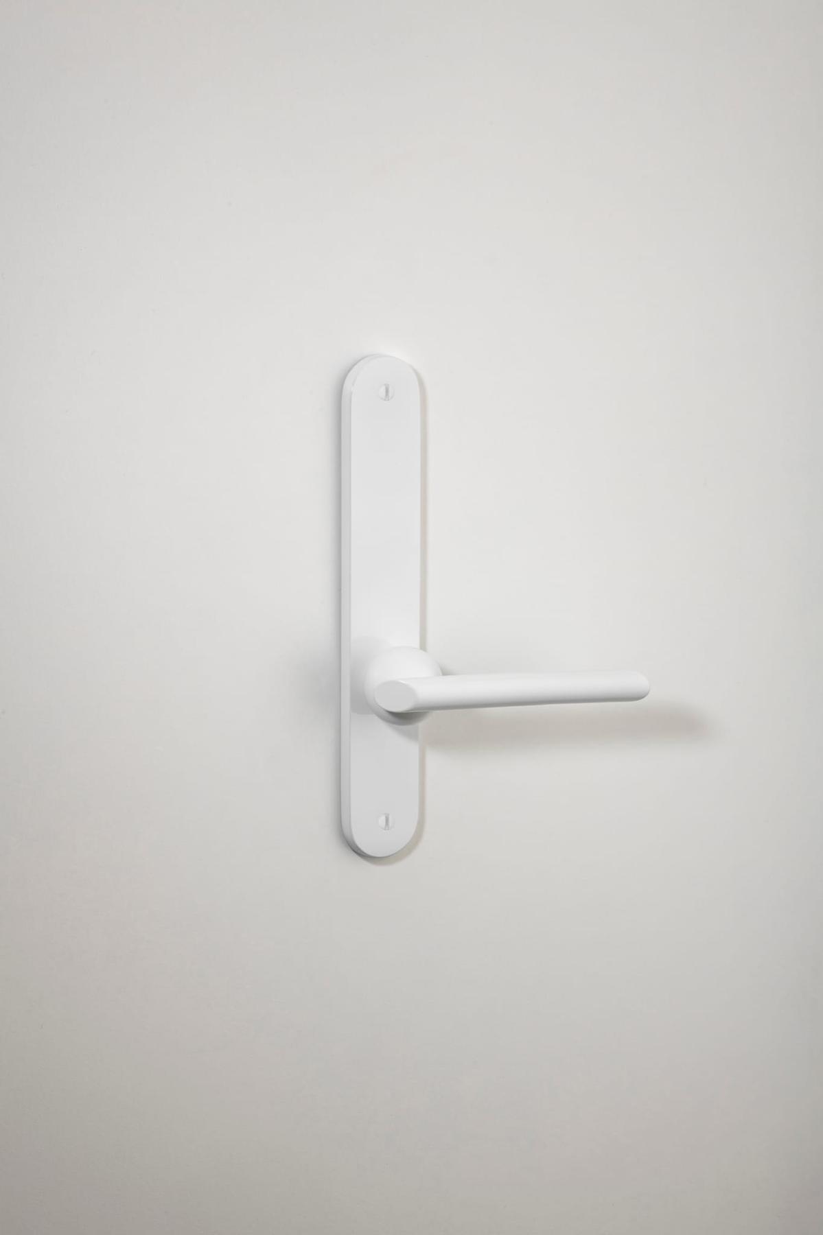 Futurismo Door Lever – Oval Backplate – Neutralis – 15936LL