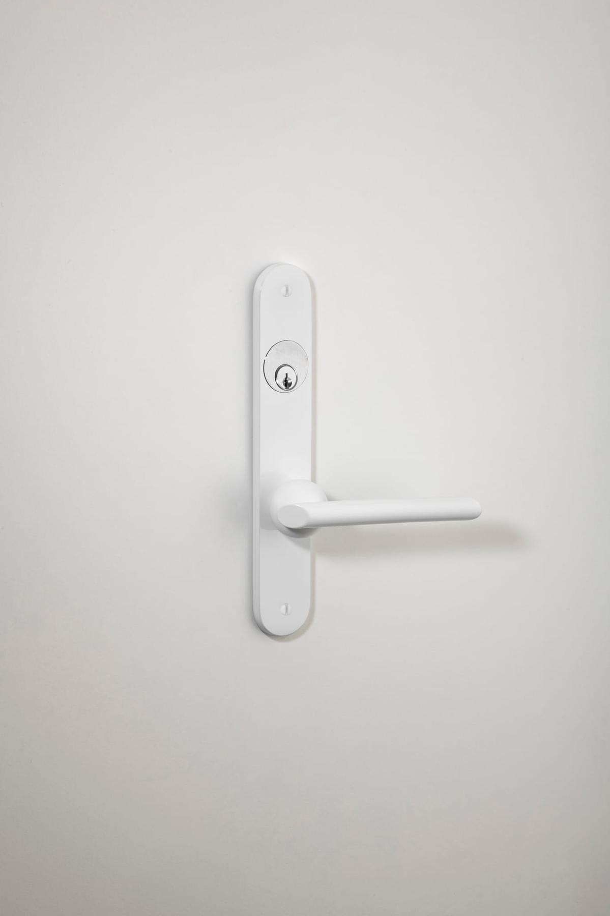 Futurismo Door Lever – Oval Backplate – Neutralis – 15936LLE92