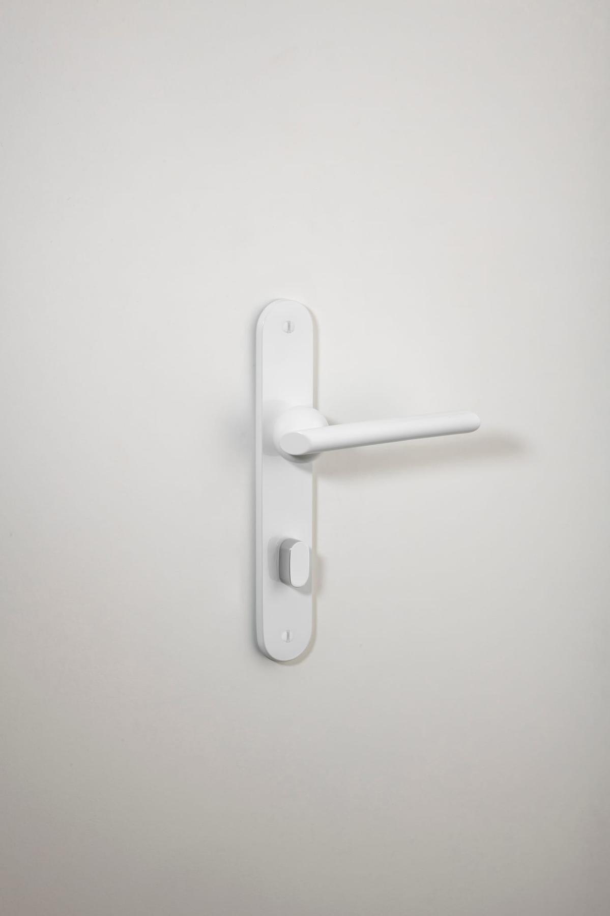 Futurismo Door Lever – Oval Backplate – Neutralis – 15936P85