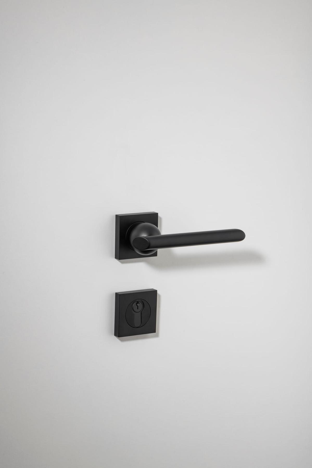 Square Escutcheon Euro – Nero – 20233