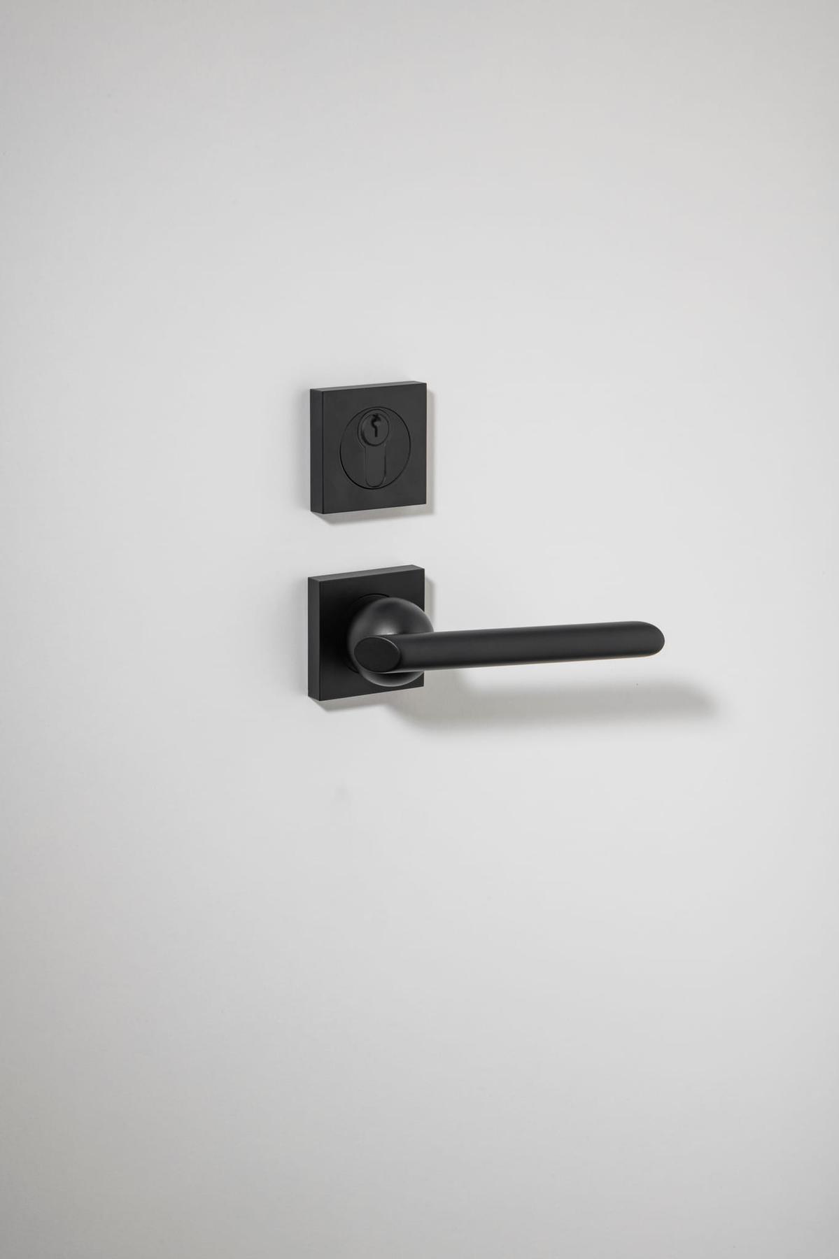 Square Escutcheon Custom Cut – Nero – 21820