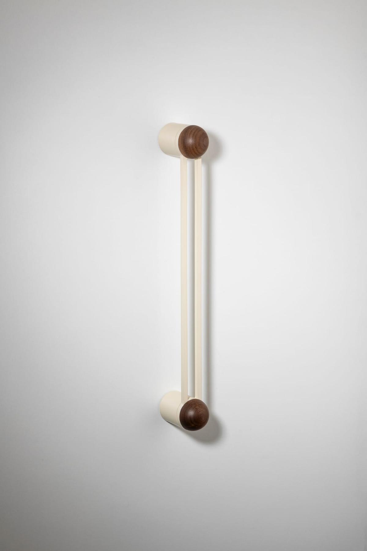 H04 Pull Handle Long – American Walnut/Bone – 30128